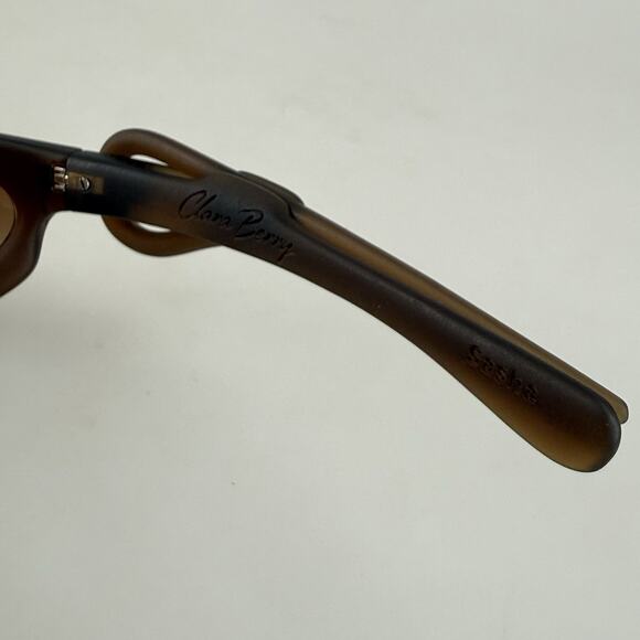 Visages x Clara Berry Sunglasses mod. Sasha Removable Hair Pin Brown Oval main image 5